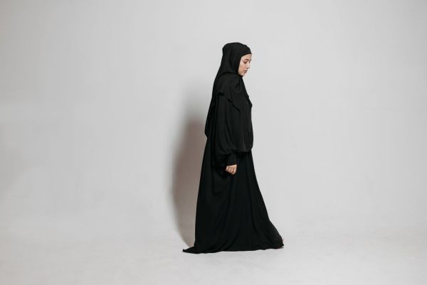 Les abayas : élégance intemporelle et modernité chez haiya