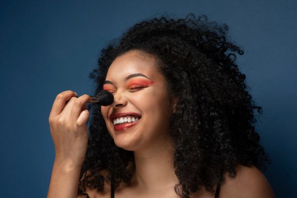 Spécialiste maquillage peau noire et métisse : sublimer votre teint